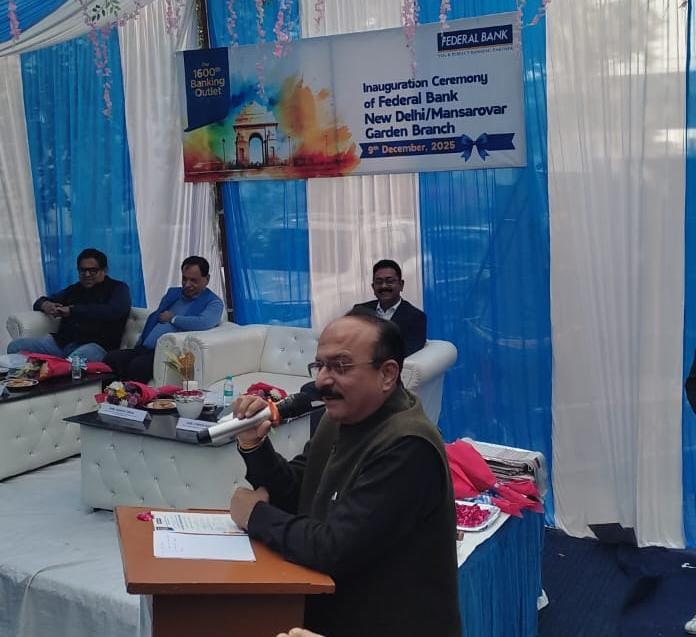 Picture - Shri. Ashish Sood, Ministry for Home, Power, Education, and Urban Development, Government of NCT Delhi at Federal Bank's 1600th banking outlet inaugural event