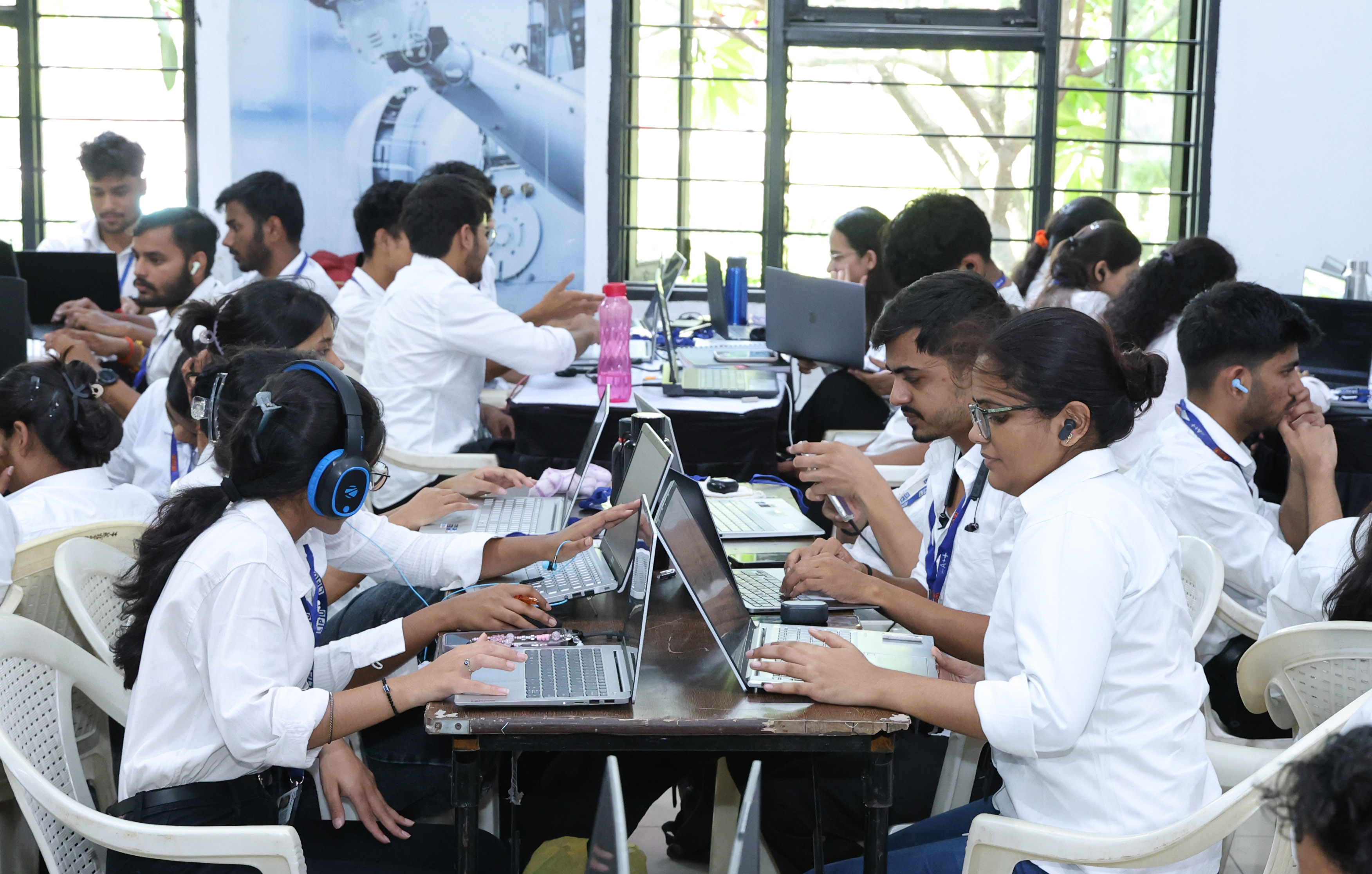 Students are participating in Smart India Hackathon competition at LPU campus (1)