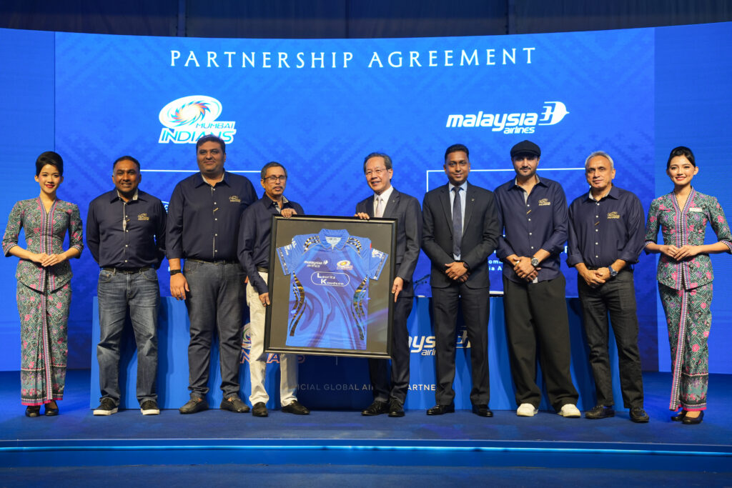 Malaysia Airlines x Mumbai Indians 1